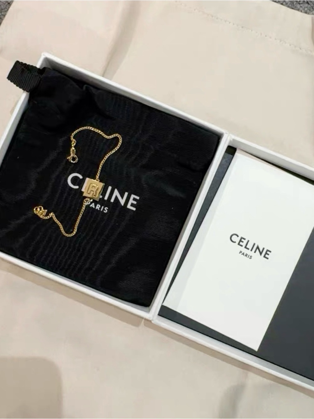🚩steal Celine Gold Logo Square Pendant bracelet